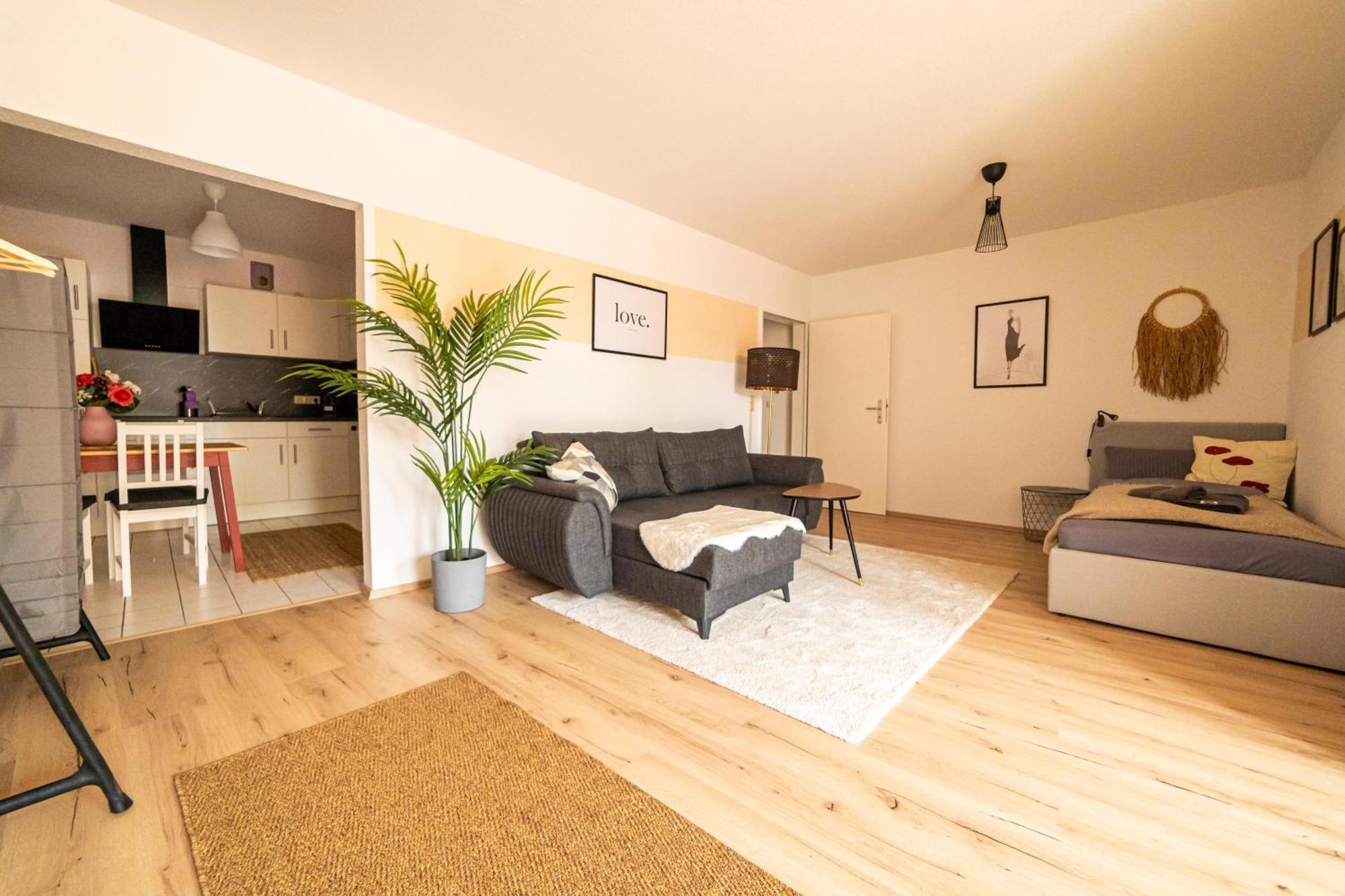 Fullhouse - Eisenach - K70 Apartments - Elevator - Balcony - Smarttv エクステリア 写真